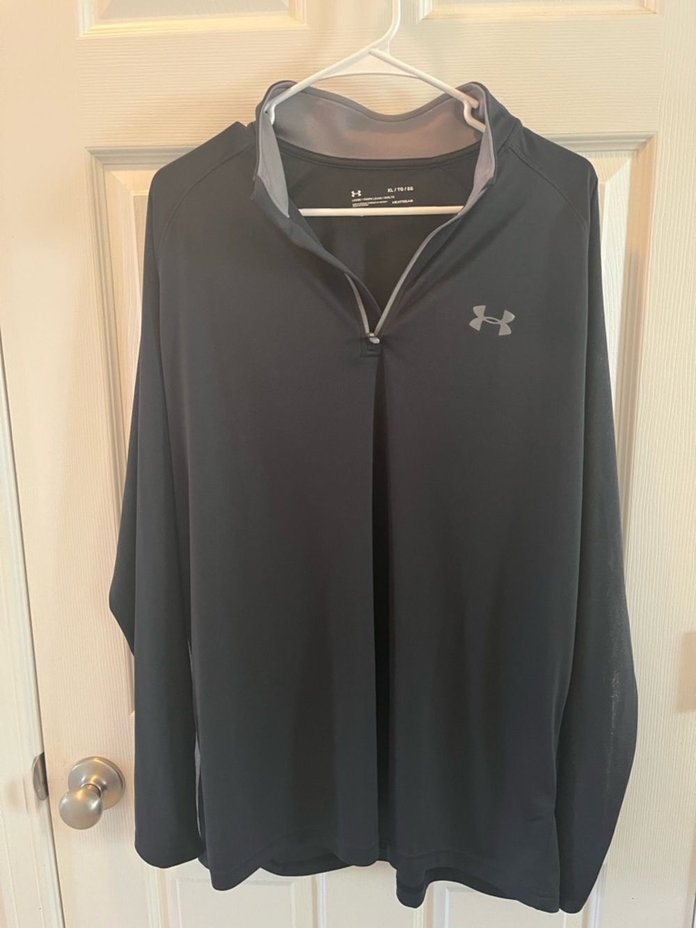 Under Armour Men's Black Long-Sleeve Quarter Zip Pullover